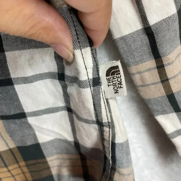 The North Face Men’s Plaid Button-Up Shirt Size Small Outdoor Hiking Fall - Picture 2 of 8